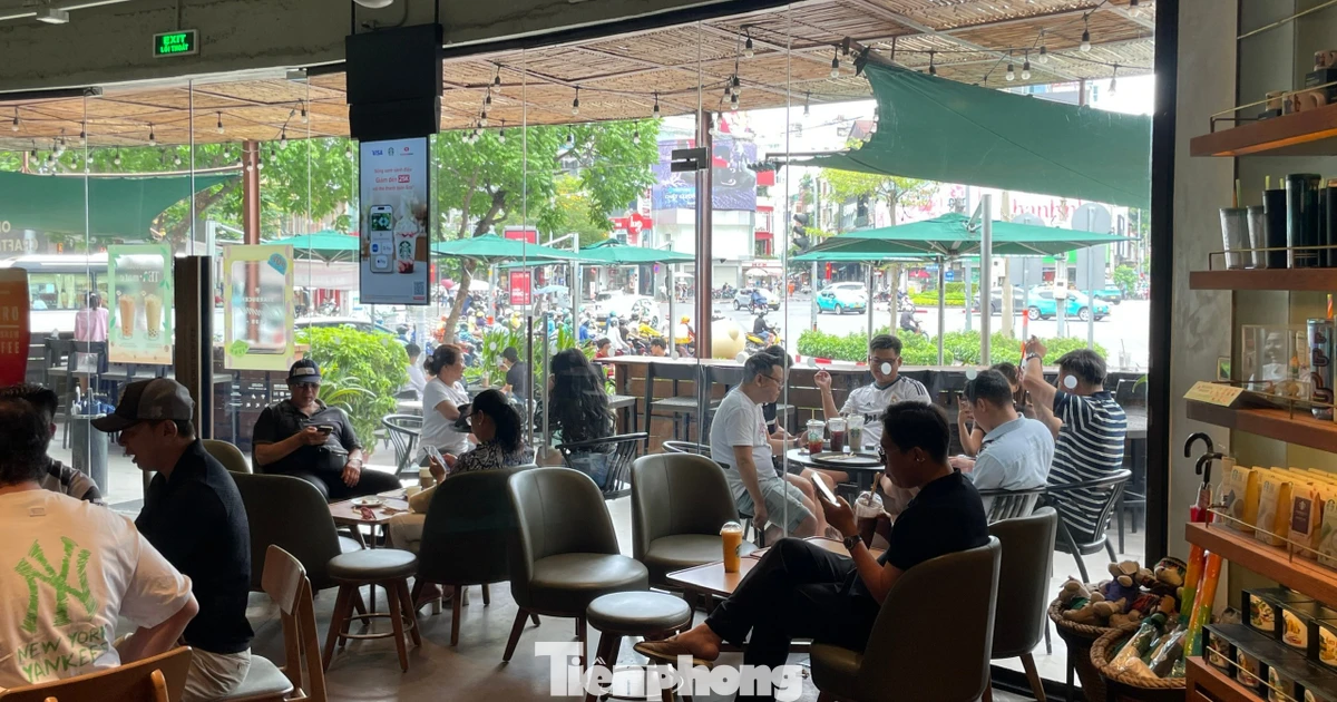 Quán vắng nhạc, khách vẫn đông
