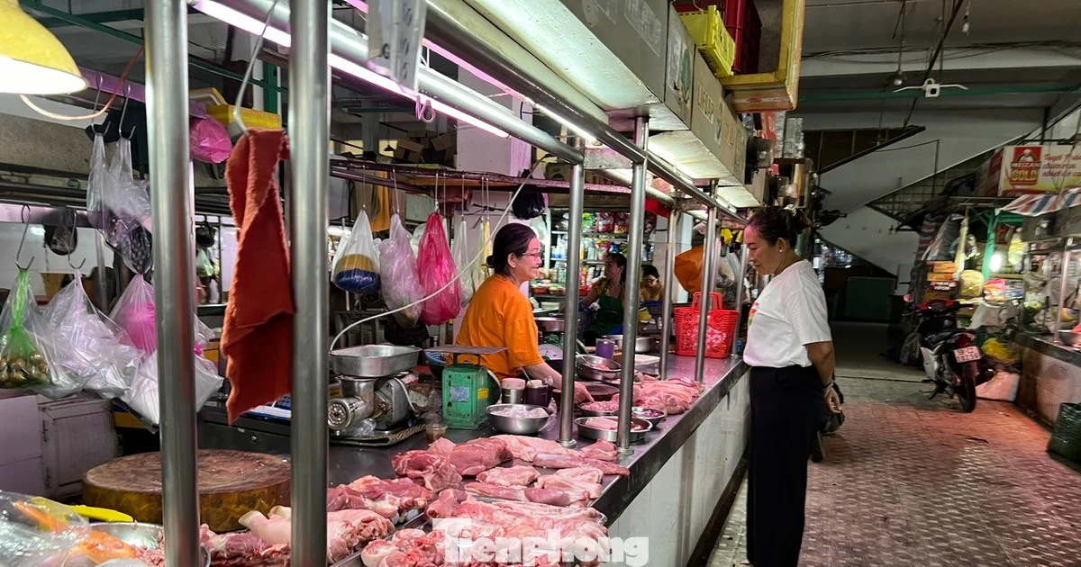 Lý do bà nội trợ TPHCM rụt rè mua thịt heo