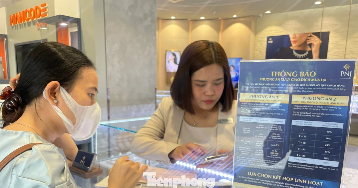 Khổ như đi bán kim cương: Người giàu cũng khóc!