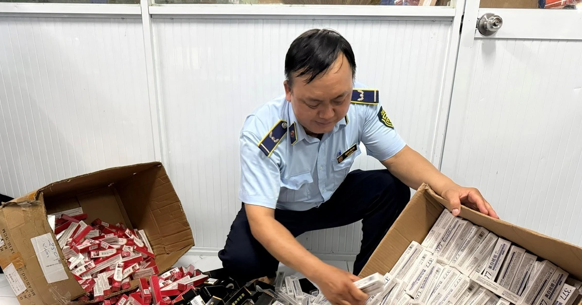 TPHCM đột kích nhiều kho hàng, thu giữ hàng nghìn sản phẩm '3 không'