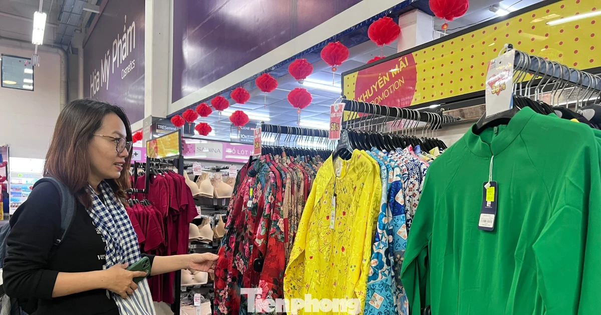 Áo dài bình dân 'hốt bạc' dịp Tết