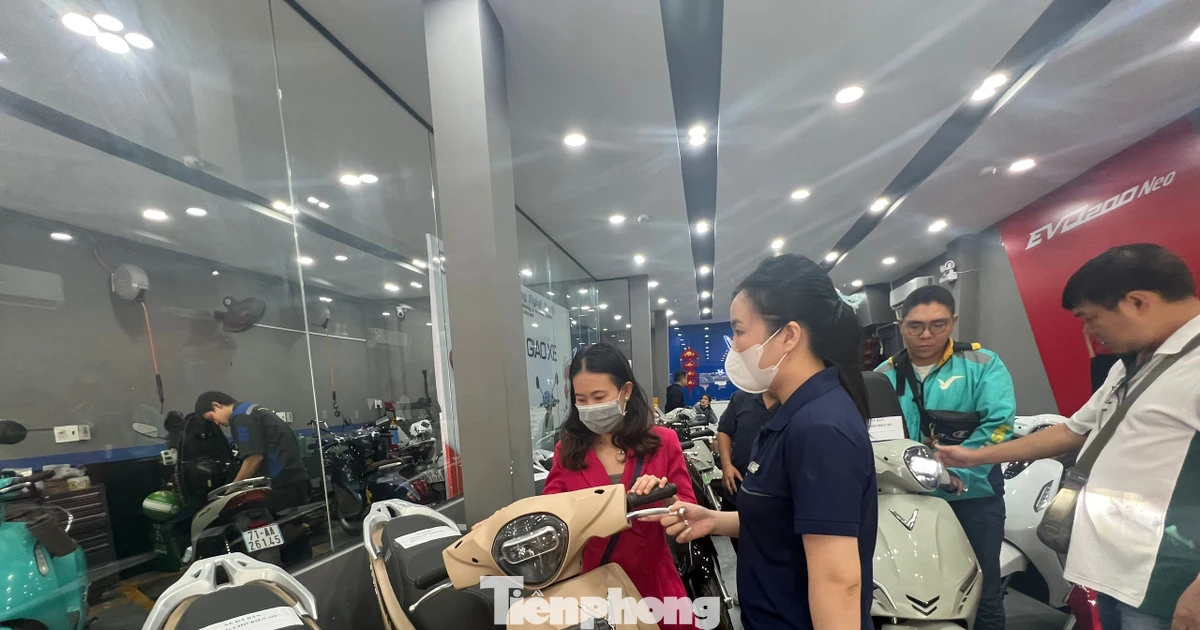 Xe điện hút khách khi giá xăng tăng