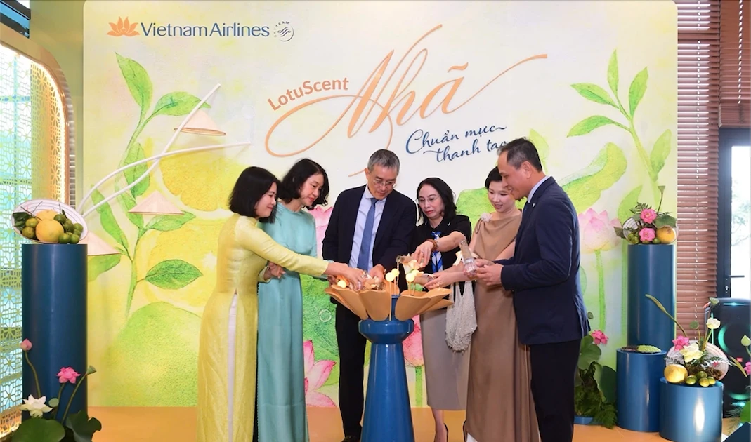 Vietnam Airlines 'kể chuyện bằng hương sen' với hệ sinh thái mùi hương Nhã trên toàn hành trình bay