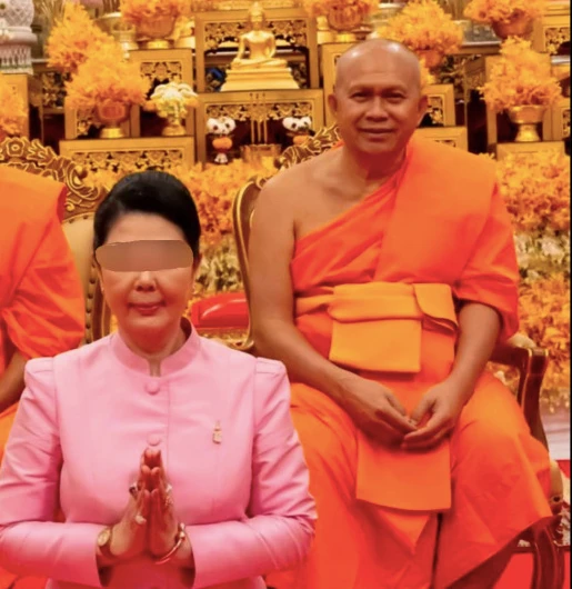Thái Lan: Sư trụ trì bị tố có quan hệ tình cảm với ba người phụ nữ