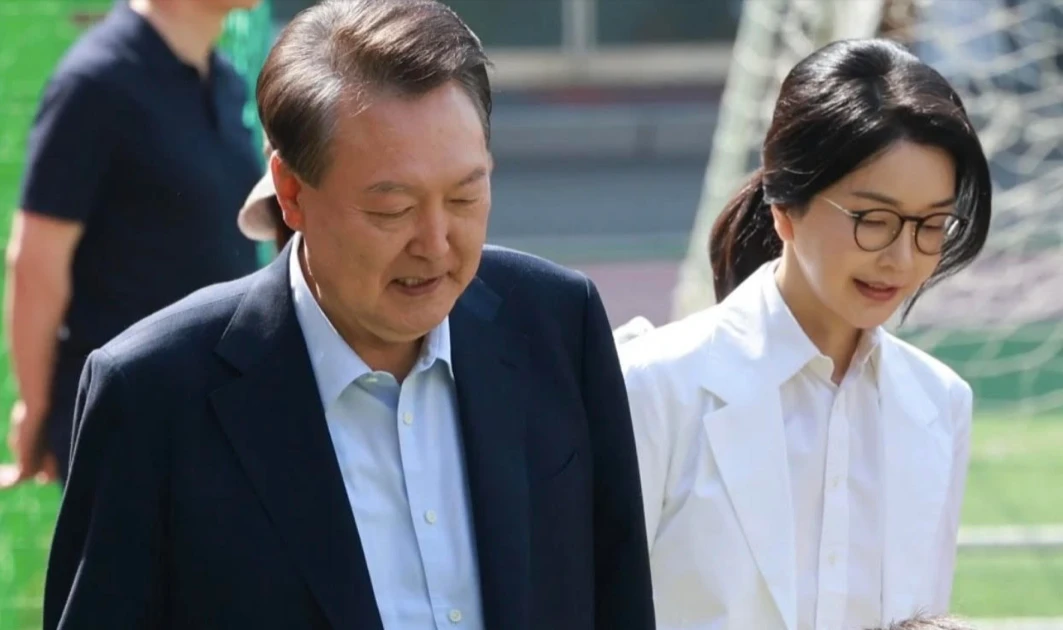 Nhà thờ Thống Nhất Hàn Quốc bị lục soát trong cuộc điều tra cựu đệ nhất phu nhân