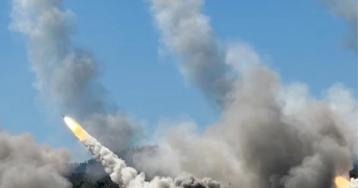 Lần đầu tiên ba quốc gia cùng khai hoả HIMARS