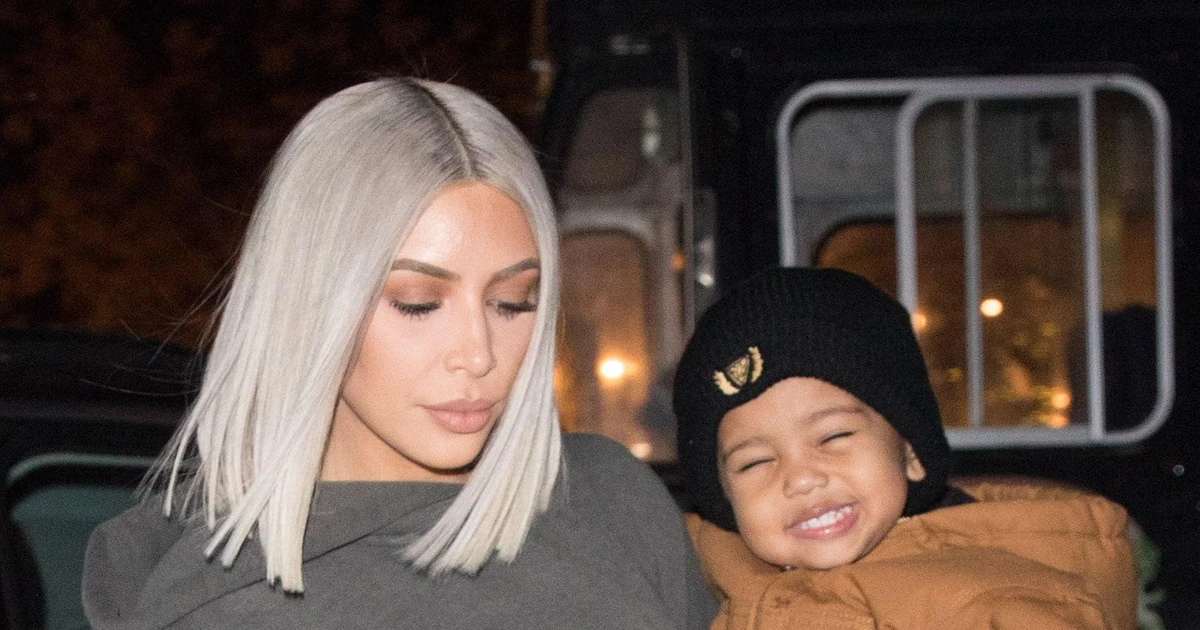 Kim 'siêu vòng ba' tiết lộ con trai 5 tuổi dương tính với SARS-CoV-2 | Báo điện tử Tiền Phong