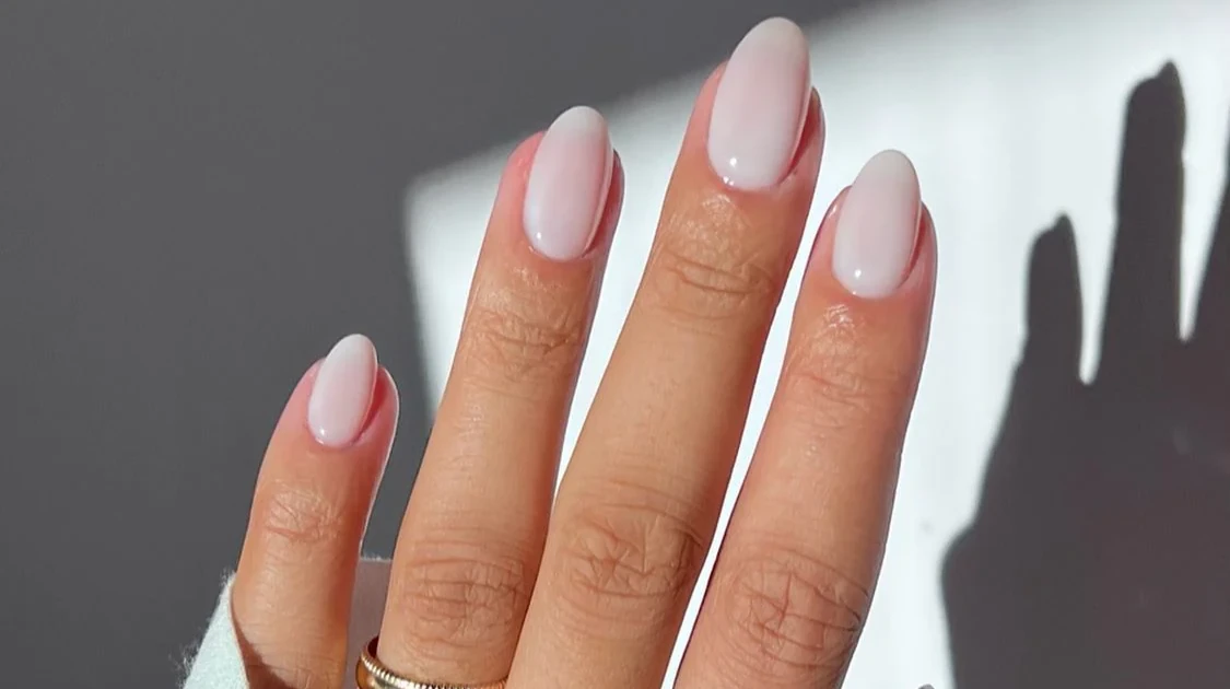 Những kiểu nail cổ điển, tinh tế dành cho các cô nàng thích để móng tay ngắn