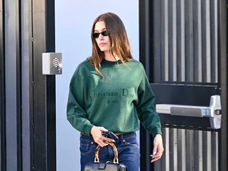 Cuối cùng cũng đến ngày phong cách ăn mặc "tiết kiệm năng lượng" lên ngôi