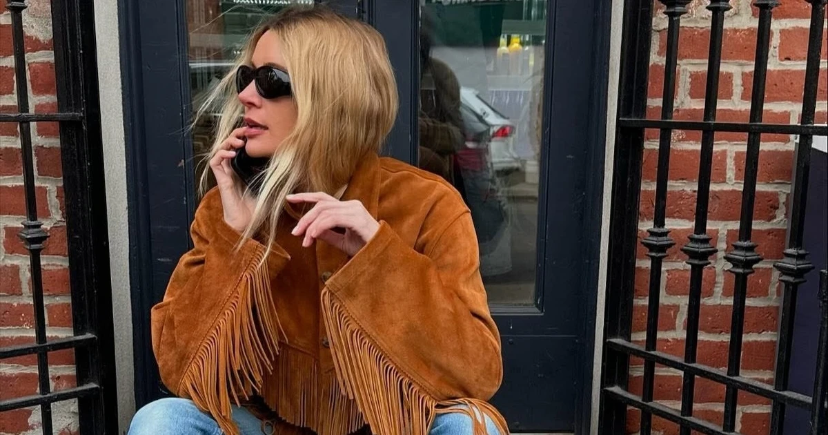 Những cô nàng phóng khoáng đang đẩy trend tua rua hơi hướng vintage Hè này