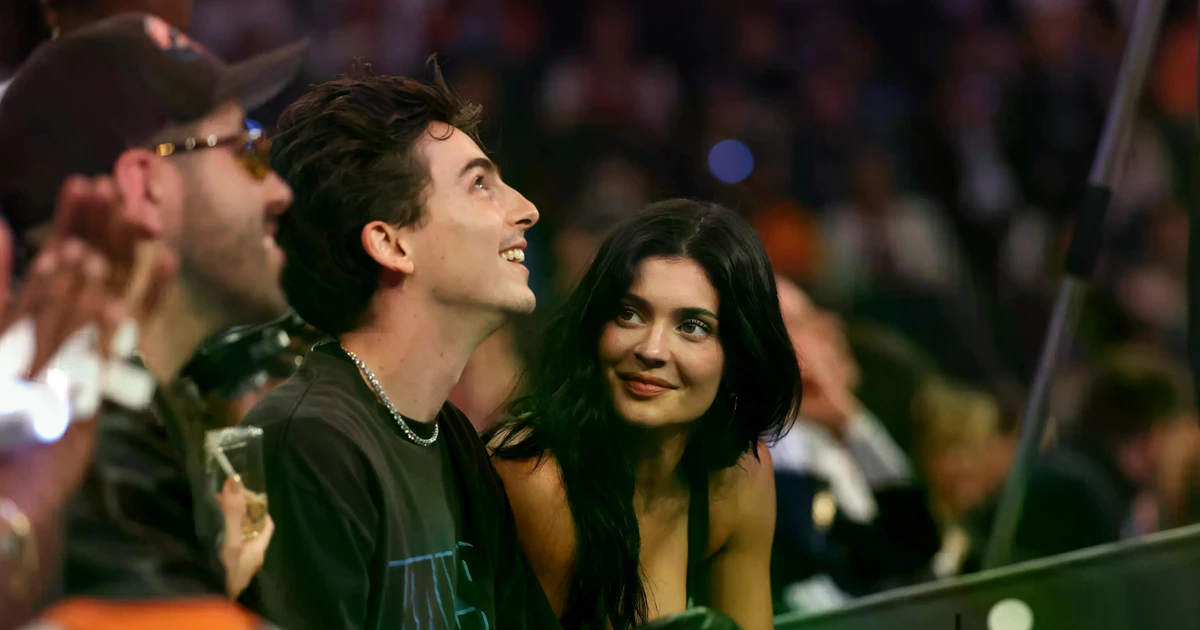 Kylie Jenner và Timothée Chalamet đang định nghĩa lại khái niệm “đồ đôi”