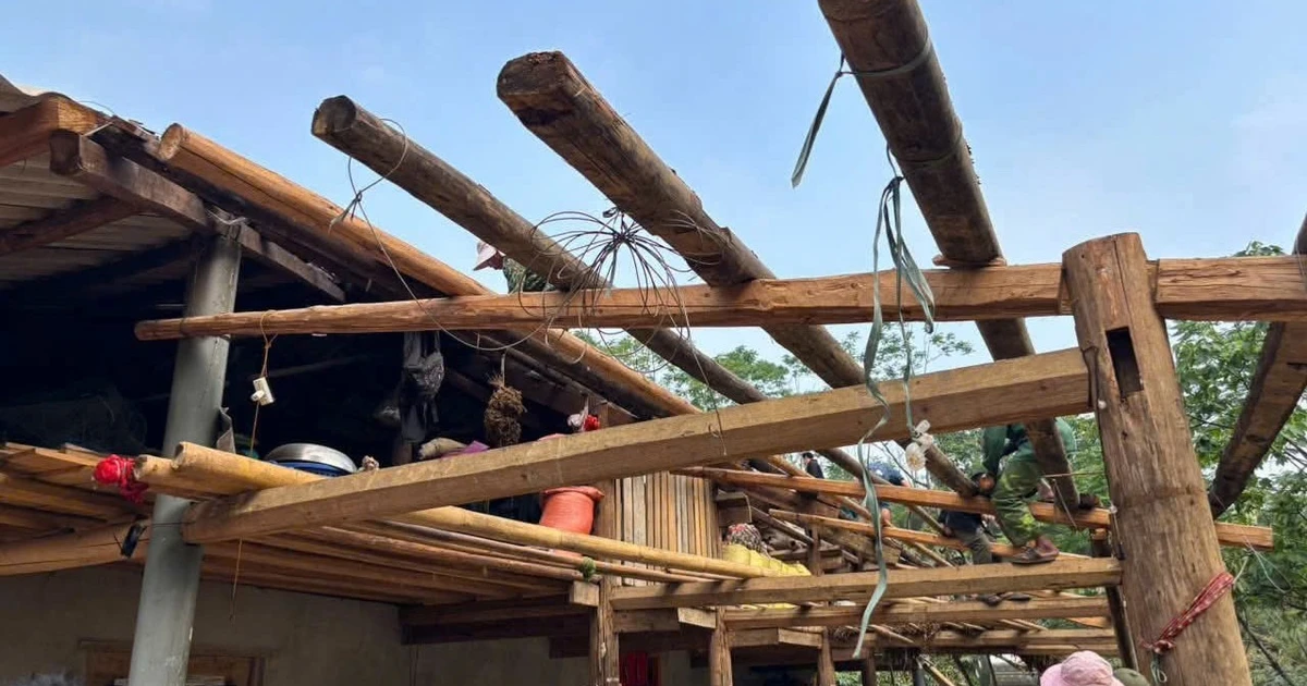 Dông lốc mưa đá làm tốc, hỏng hàng chục ngôi nhà, Chủ tịch tỉnh Lào Cai chỉ đạo khẩn