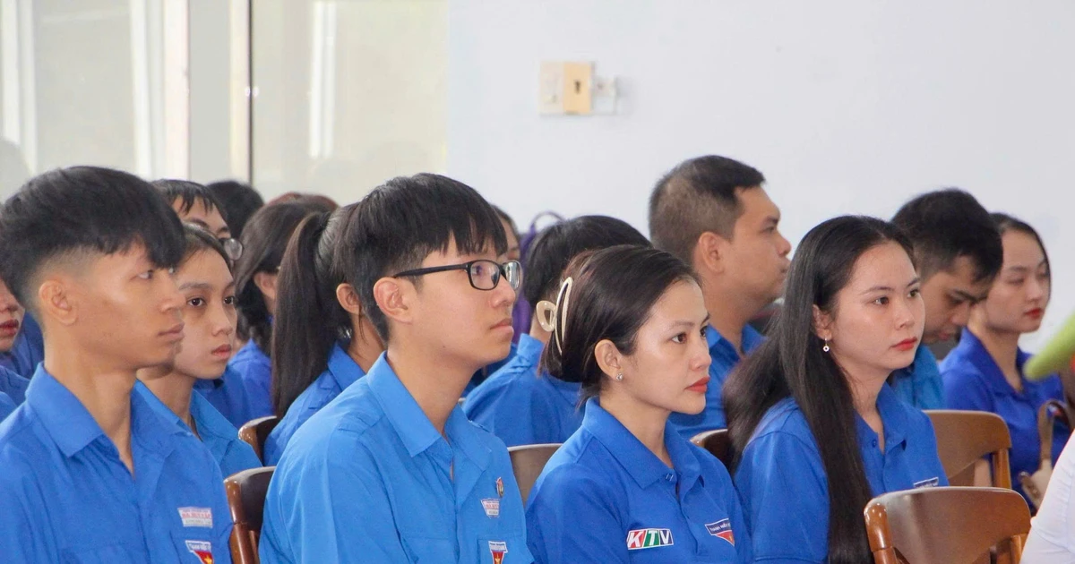 Bạn trẻ Khánh Hòa học pháp luật qua phiên tòa giả định về 'Cướp tài sản'