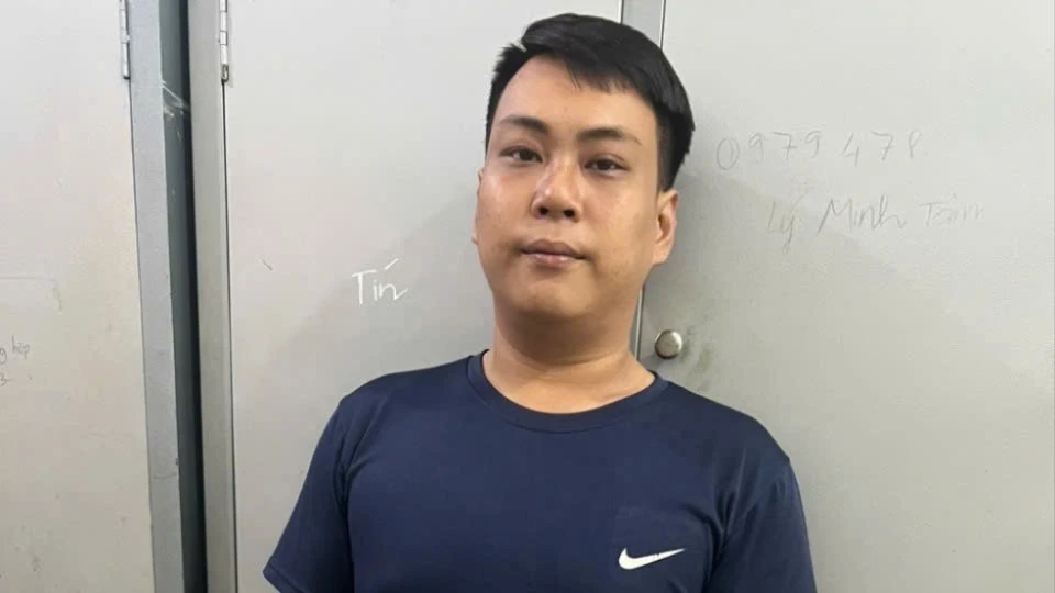 Chạy xe từ TPHCM xuống Vĩnh Long cướp giật suốt dọc đường