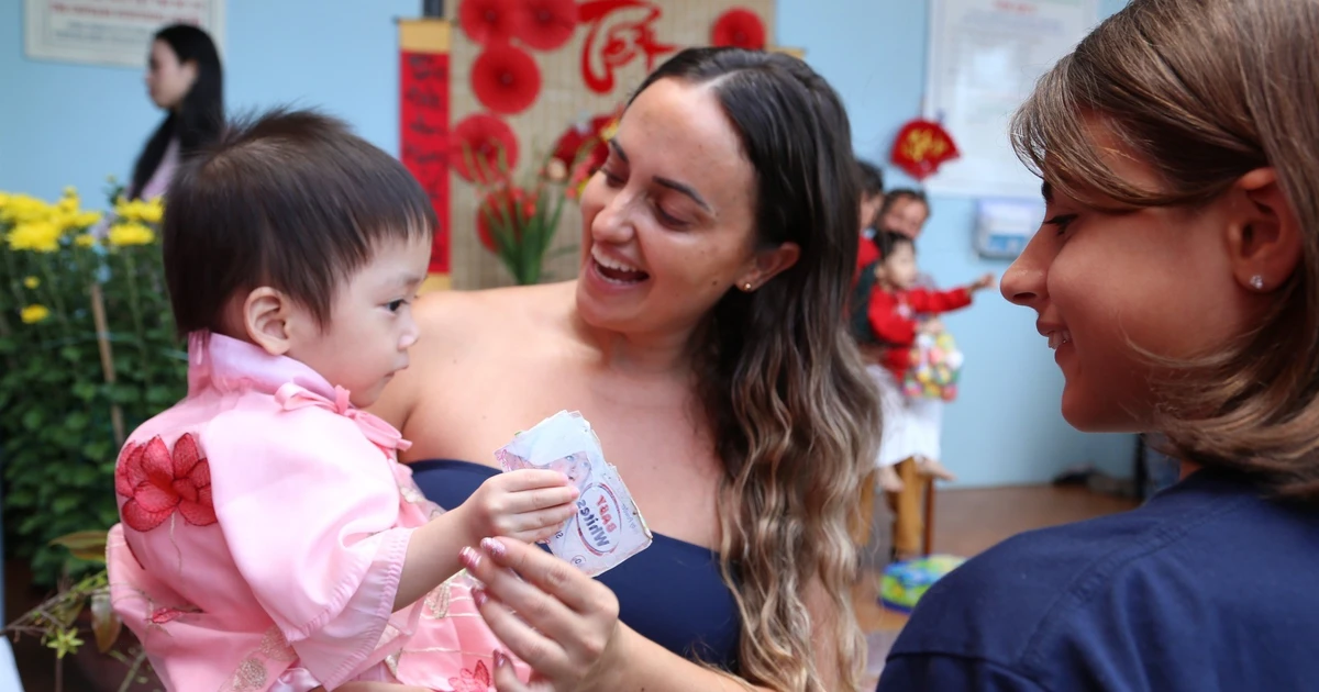 'Người thân' từ phương xa của những đứa trẻ mồ côi