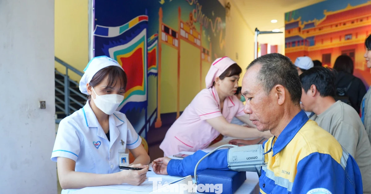 'Xây Tết' cho hàng trăm công nhân môi trường, thoát nước ở Đà Nẵng