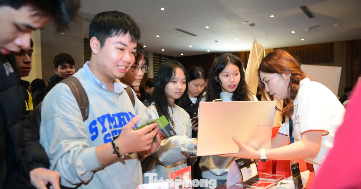 Bạn trẻ ‘chạy đua’ lập trình 30 giờ 'Vì một Việt Nam thịnh vượng’