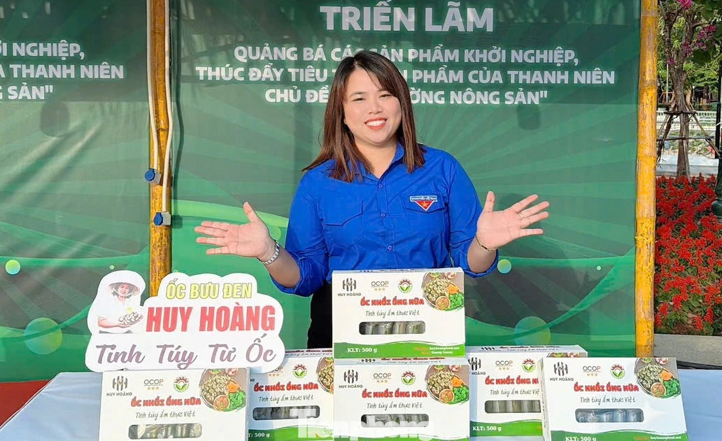Bỏ phố về quê, cô gái thu tiền tỉ từ loài ‘ngủ ngày, ăn đêm'