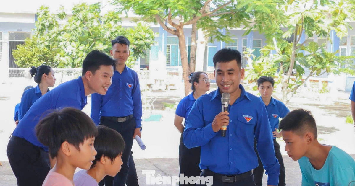 Kỳ nghỉ hồng gieo yêu thương cho trẻ mồ côi ở Đà Nẵng