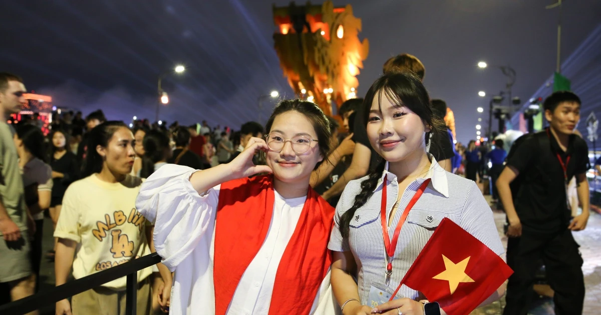 'Tổ quốc bình yên' tiếp lửa tự hào trong tim người trẻ