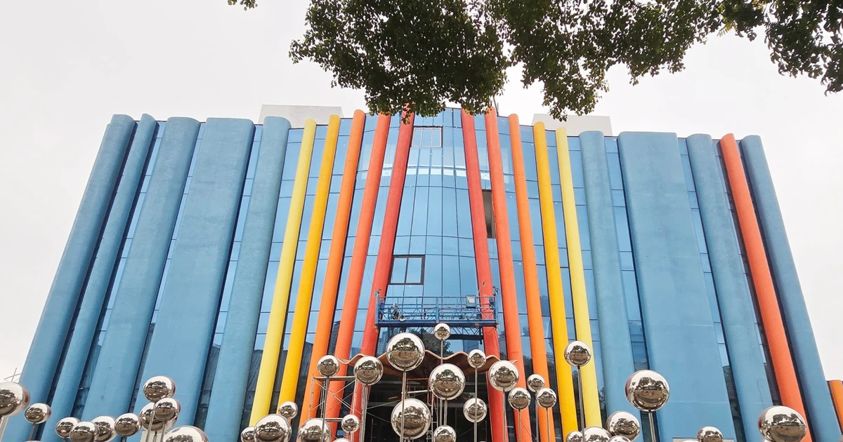 Diện mạo rực rỡ, kiến trúc khác lạ của Nhà hát Tuổi trẻ cơ sở 2