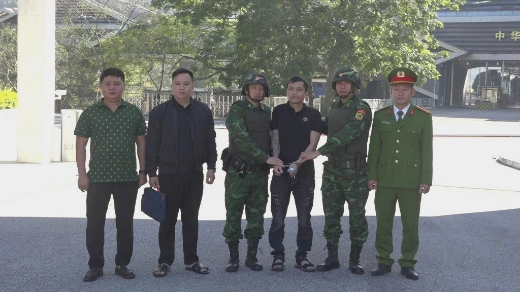 Trung Quốc trao trả 37 công dân Việt Nam, trong đó có đối tượng truy nã