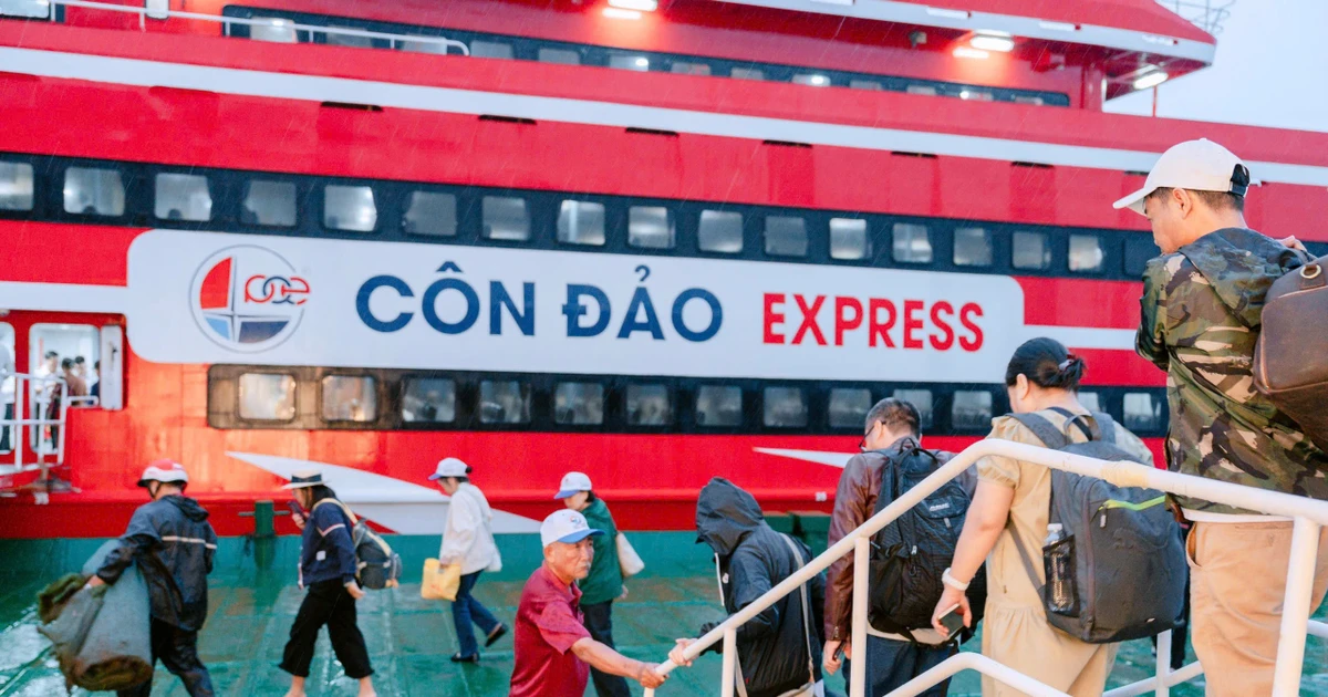 Tàu cao tốc Thăng Long hoạt động trở lại sau 6 tháng tạm ngưng