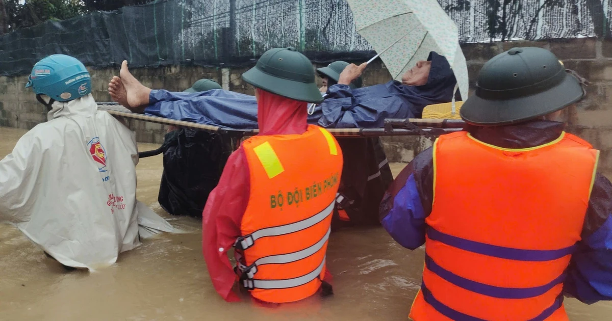 Bộ đội Biên phòng Gia Lai căng mình ứng cứu nhân dân vùng lũ lụt