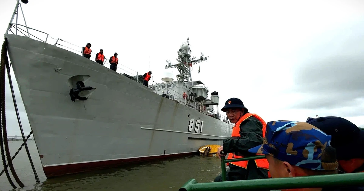 Bộ Quốc phòng giao nhiệm vụ hỏa tốc cho các đơn vị Quân đội ứng phó bão số 10