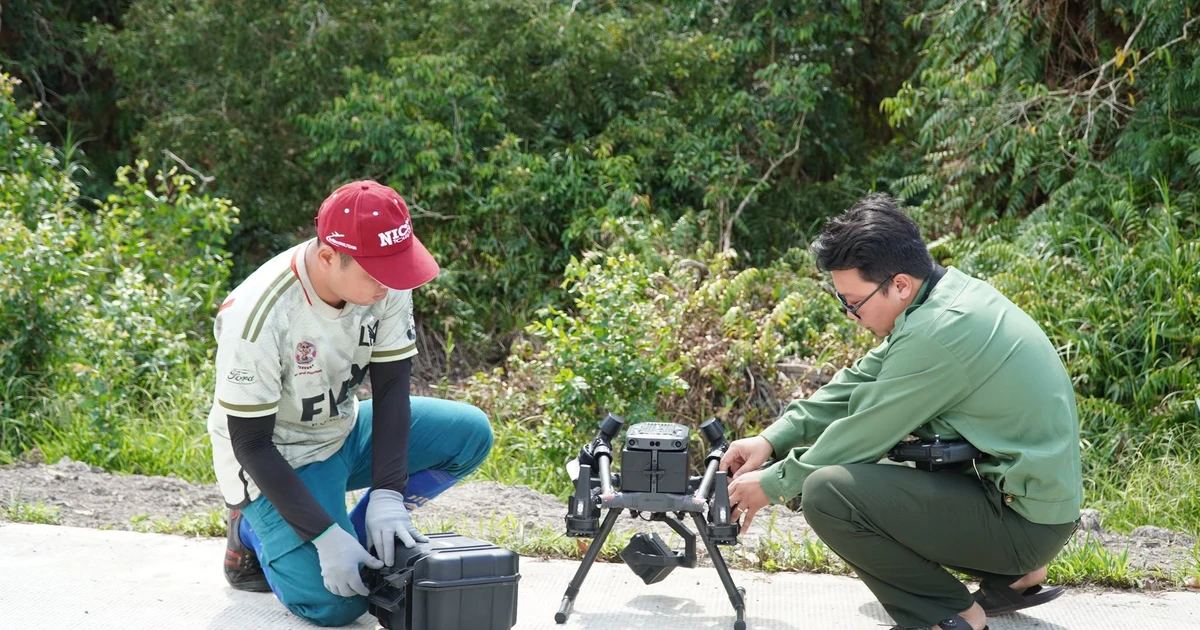 Dùng 'mắt thần', flycam tầm nhiệt giữ rừng U Minh Hạ mùa khô