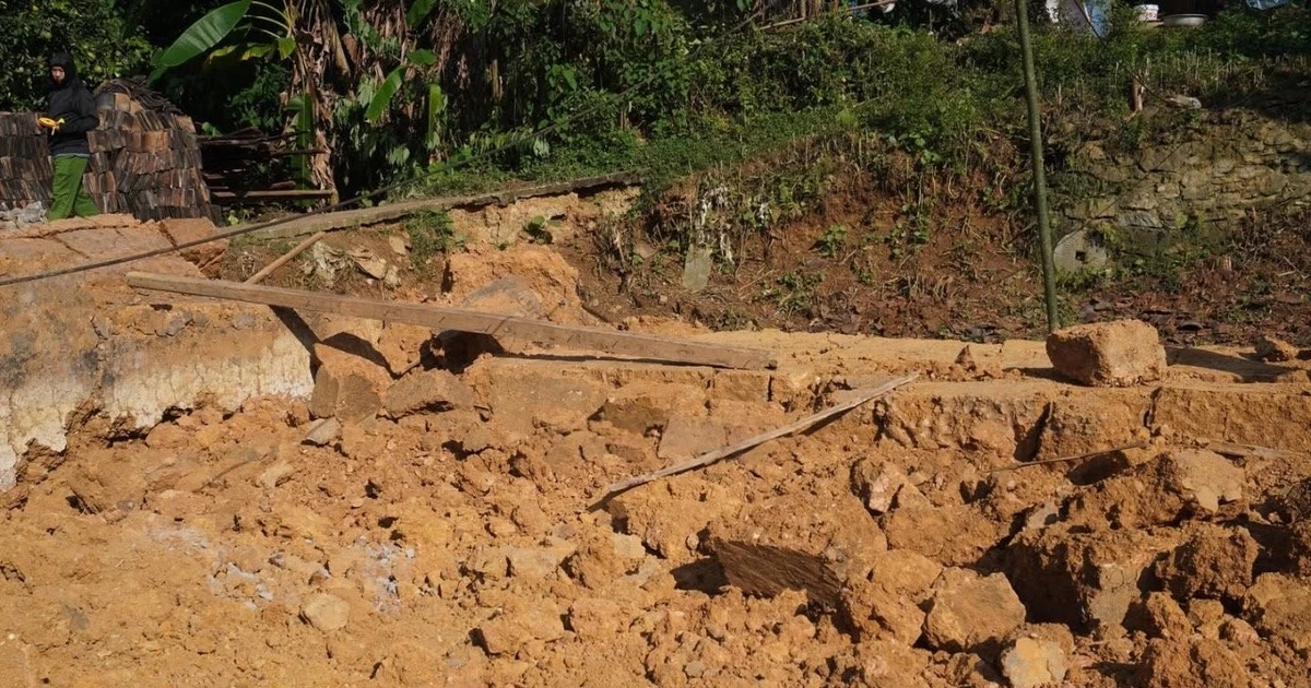 Đổ tường khi dỡ nhà, 2 người ở Lào Cai tử vong tại chỗ