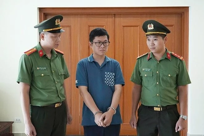 Khởi tố hai đối tượng phát tán hơn 22.000 video khiêu dâm