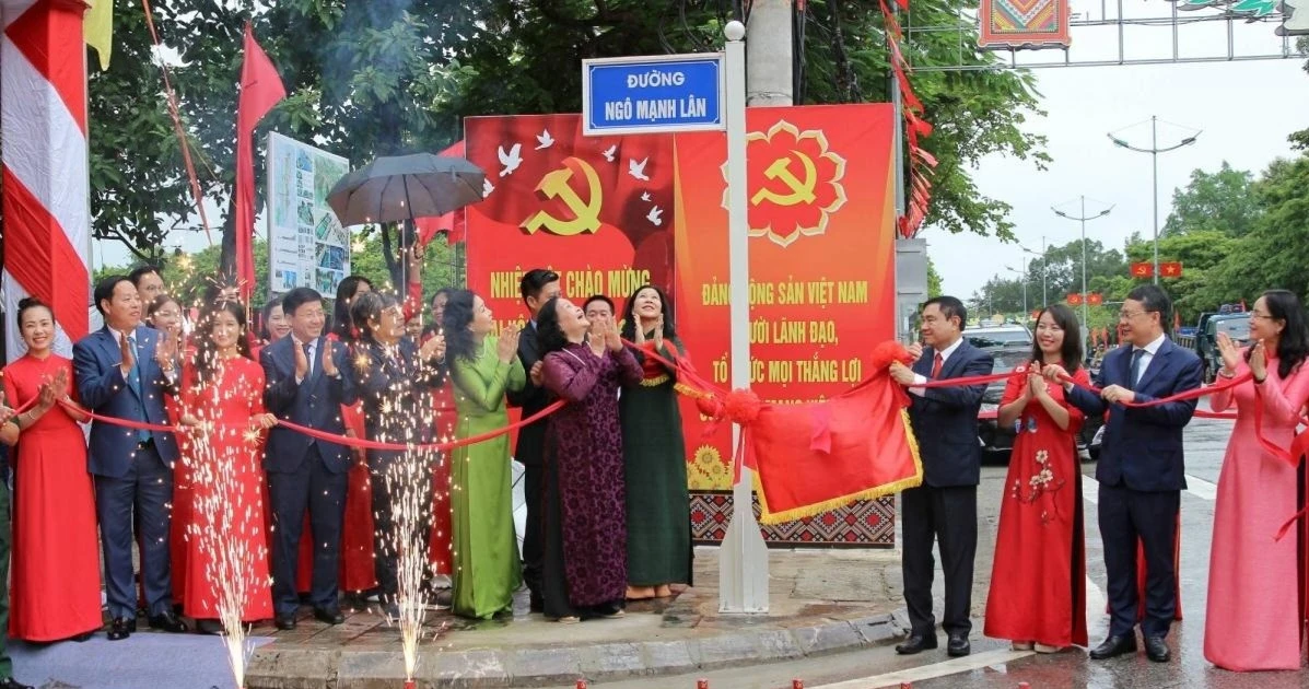 Phu nhân Tổng Bí thư Tô Lâm dự lễ đặt tên đường Ngô Mạnh Lân tại Điện Biên