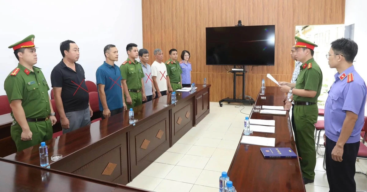 Khai thác cát trái phép trên sông Đà, 4 đối tượng bị khởi tố