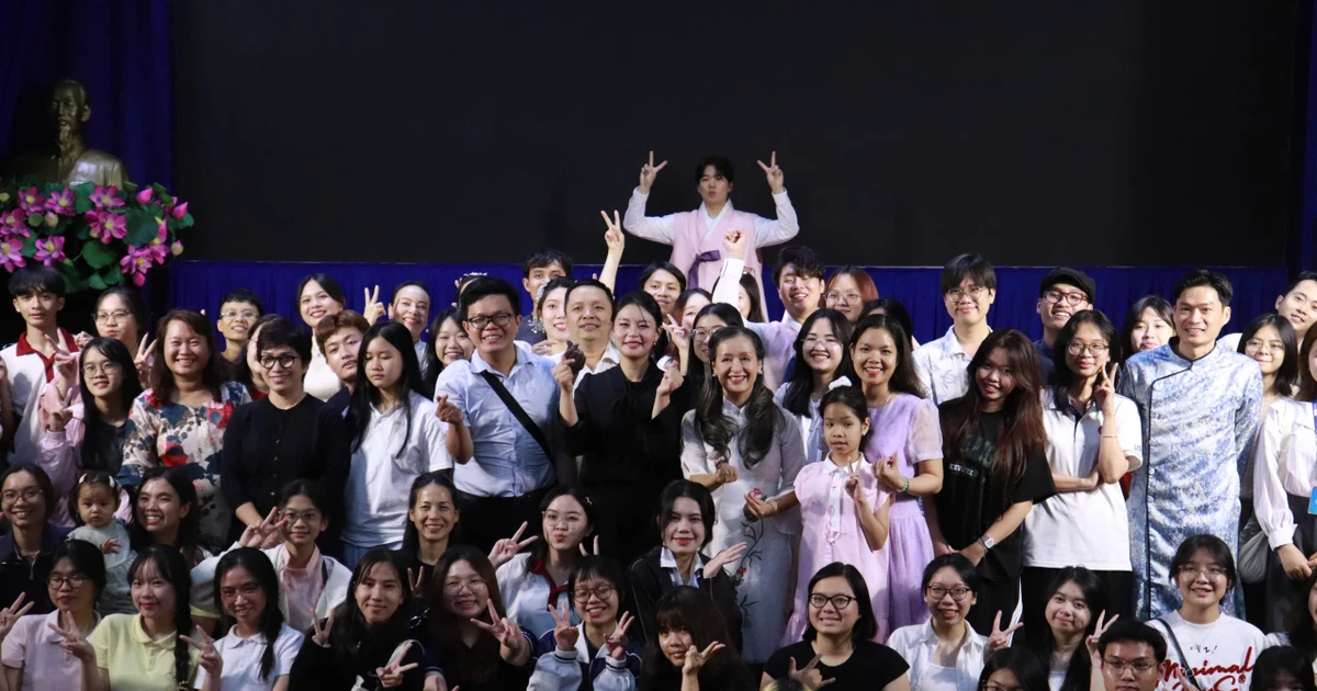 Mang âm nhạc truyền thống Việt – Hàn đến gần hơn với bạn trẻ