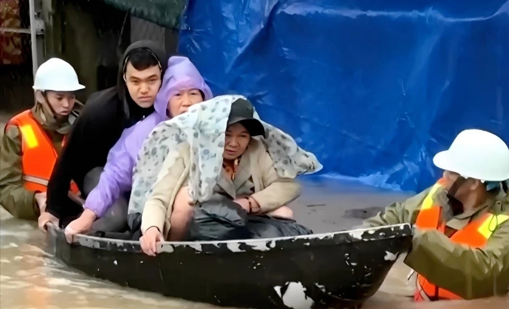 Câu chuyện từ rốn lũ lịch sử