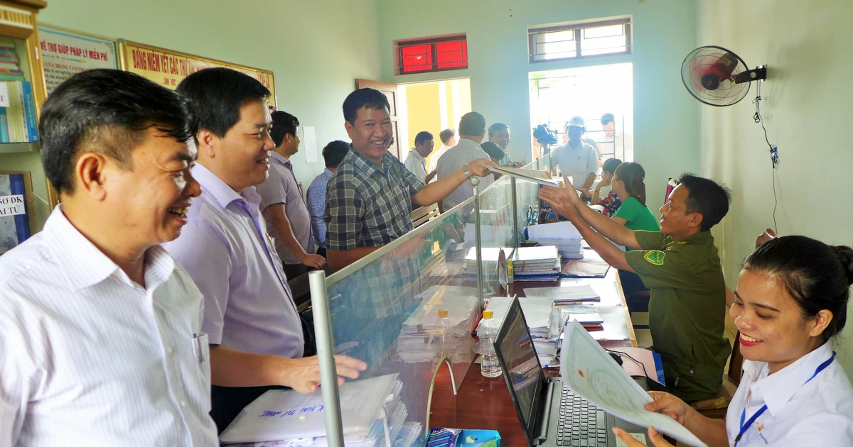 Bộ Nội vụ đang nghiên cứu, tiếp tục đề xuất chính sách tiền lương cho cán bộ, công chức