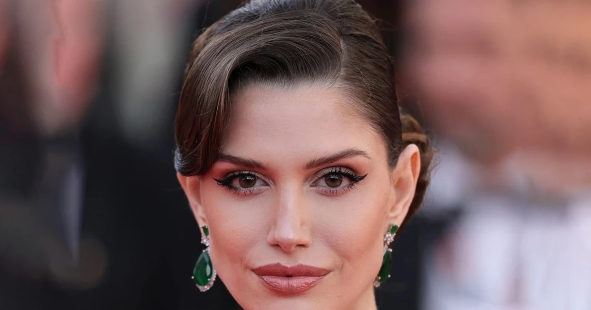 Dàn hoa hậu đổ bộ thảm đỏ Cannes