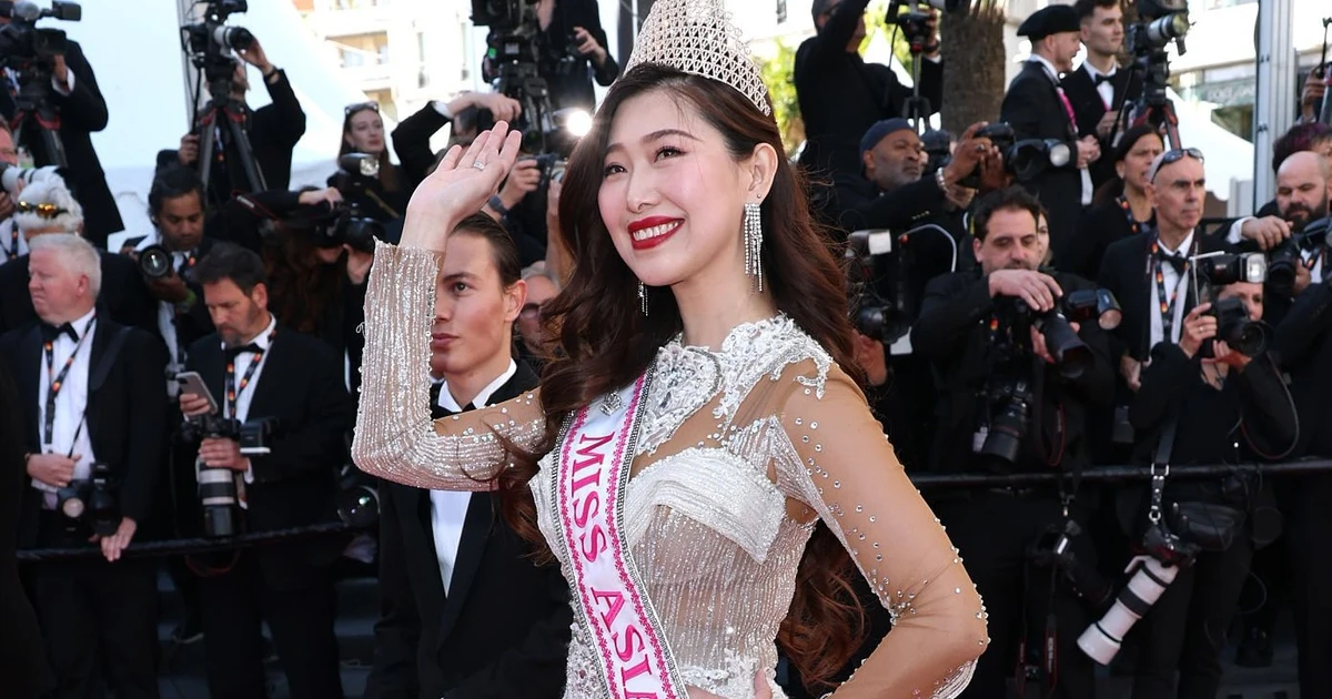 Hai hoa hậu Trung Quốc bị chê làm lố ở Cannes