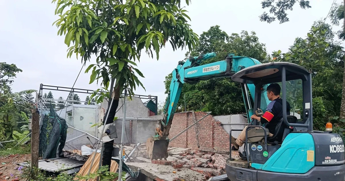 Hà Nội tổ chức cưỡng chế hàng chục công trình vi phạm