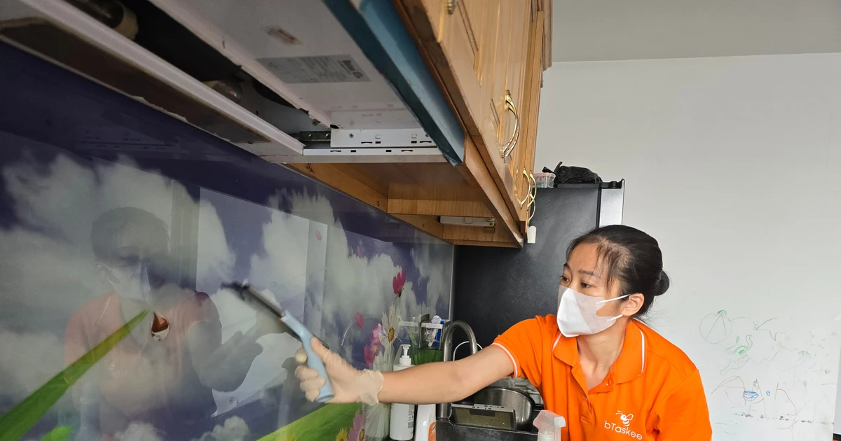 Cận Tết, giá dịch vụ dọn nhà theo giờ tăng gấp 3 vẫn khó tìm