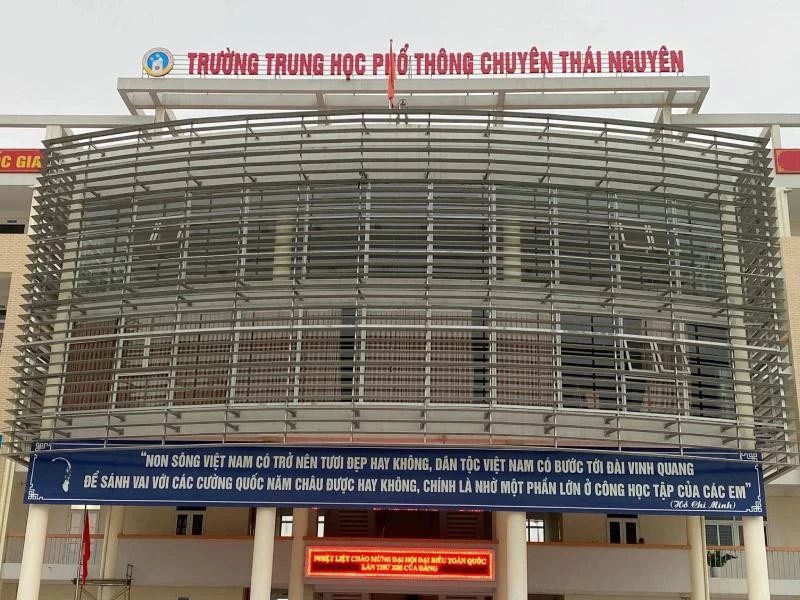 Nhiều Phó hiệu trưởng viết đơn xin làm giáo viên