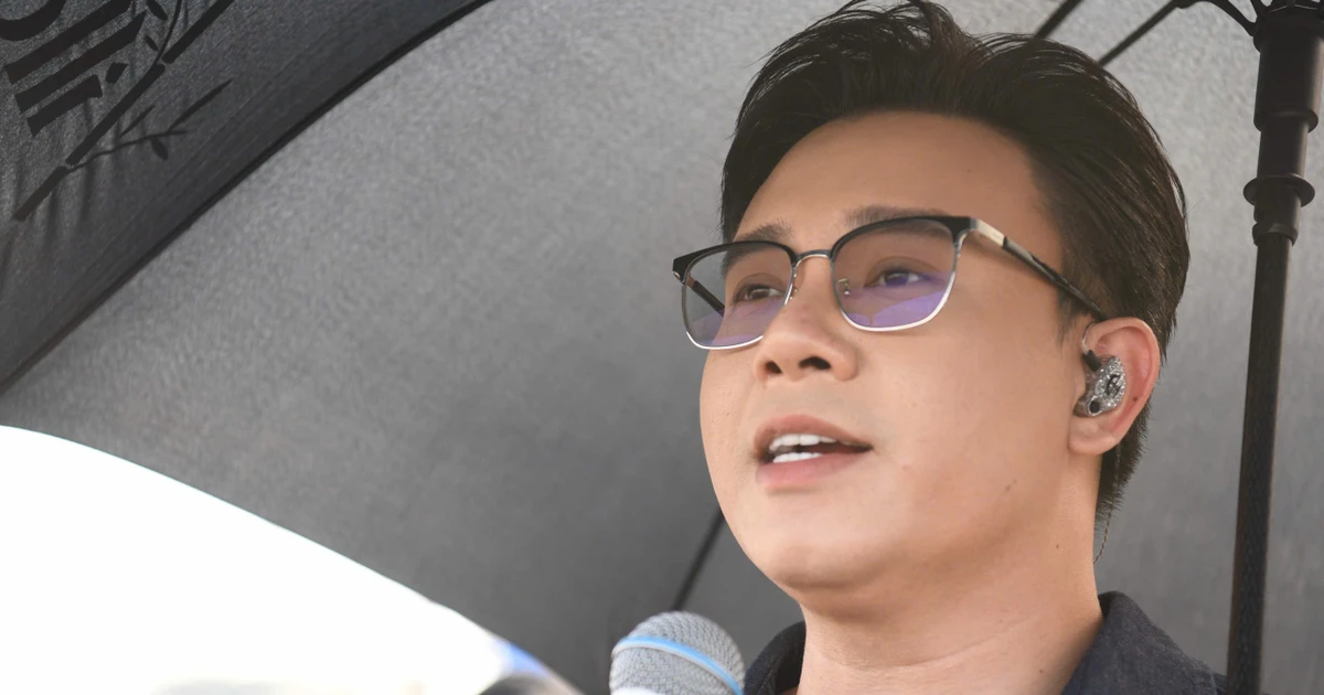 Đông Hùng đội nắng tổng duyệt, không khí Concert Thanh Xuân nóng dần trước giờ "G"