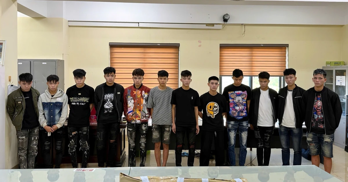 Tạm giữ 12 đối tượng mang hung khí, rượt đuổi khiến một người tử vong