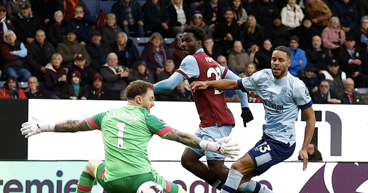 HIGHLIGHTS Burnley 3-4 Brentford: Rượt đuổi điên rồ ở Turf Moor