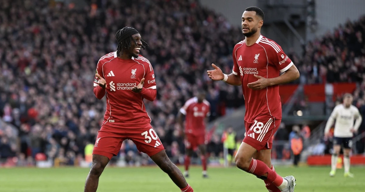 HIGHLIGHTS: Liverpool đè bẹp West Ham, gây áp lực lên MU