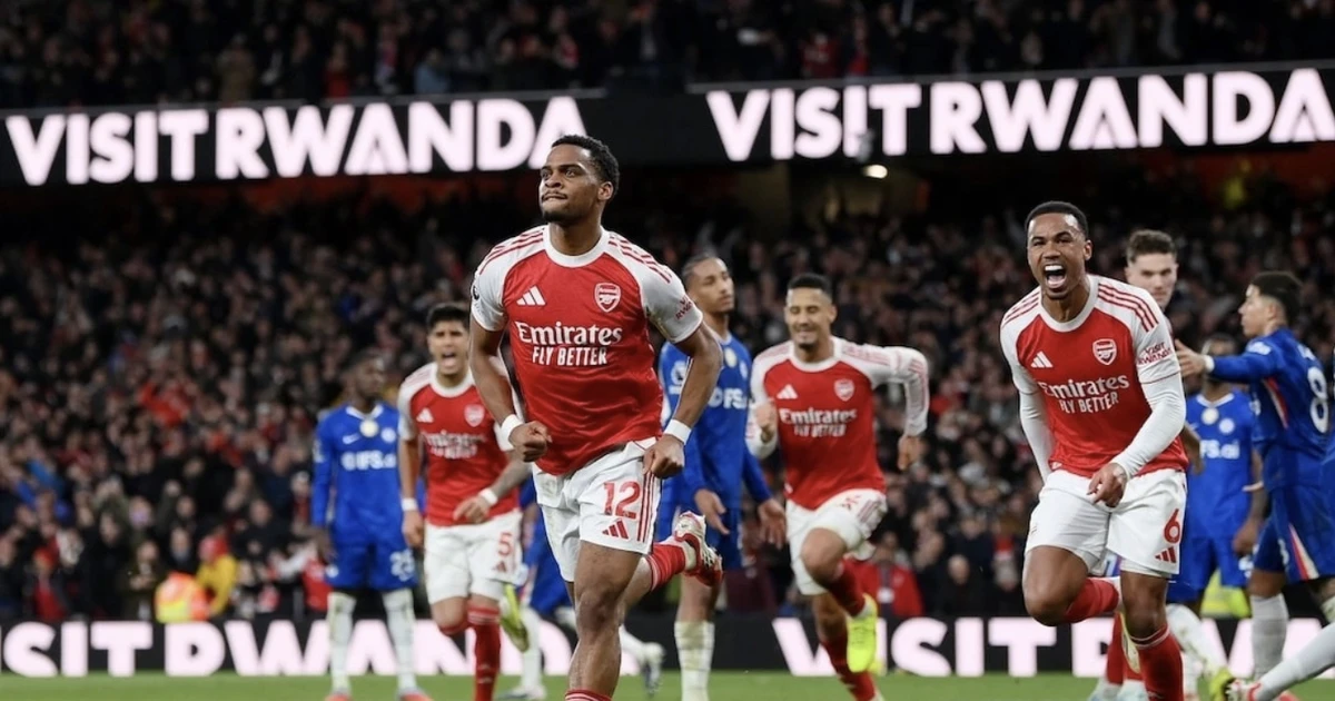 HIGHLIGHTS : Arsenal ngược dòng đánh bại Chelsea, vững ngôi đầu bảng