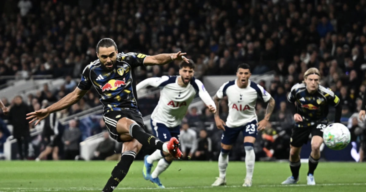 Rơi điểm trước Leeds, Tottenham đối diện nguy cơ rớt hạng