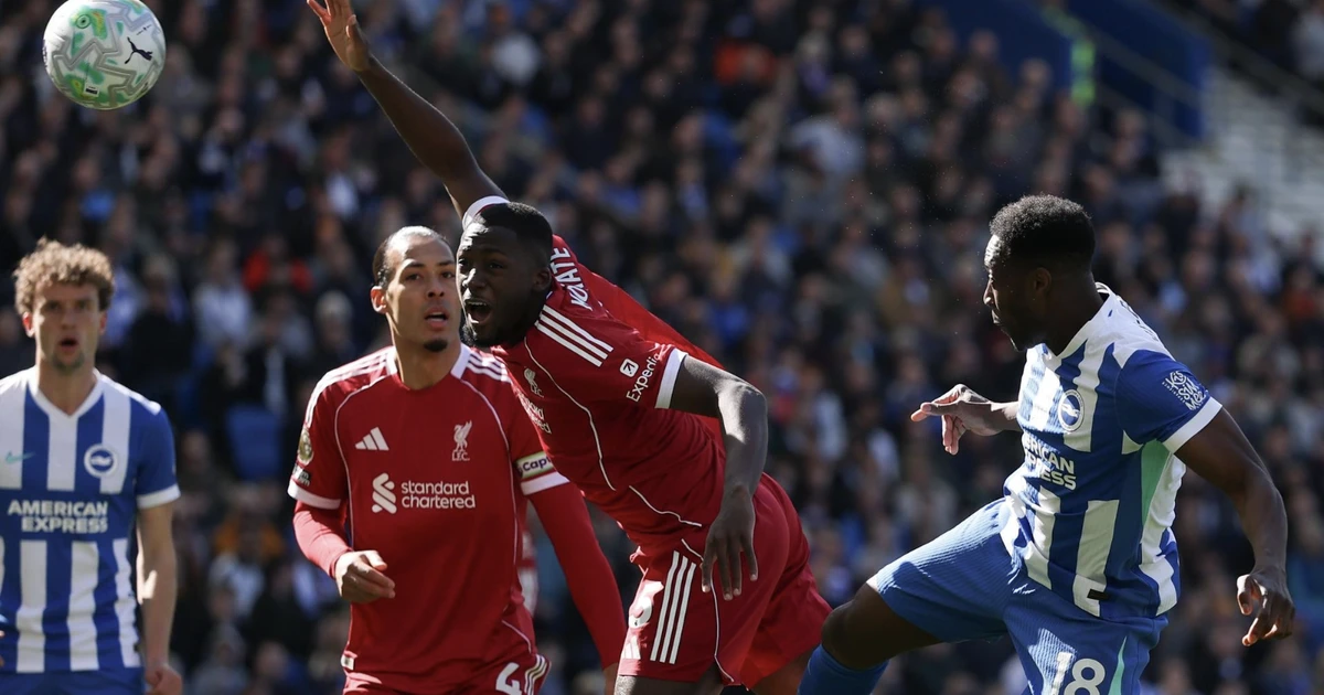 HIGHLIGHTS: Liverpool thua sốc Brighton, lỡ cơ hội bám đuổi MU