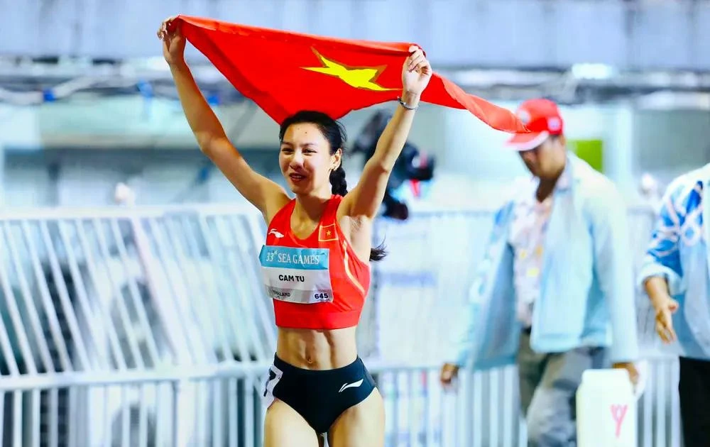 Điền kinh Việt Nam giành HCV thứ 2 ở giải quốc tế Singapore mở rộng